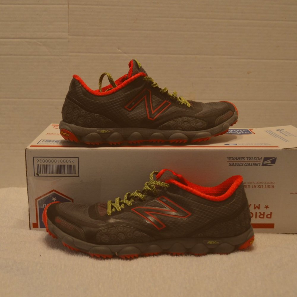 New Balance W1010 Minimus running shoes 10.5 EUC